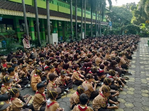 Wisata LiterAsyik Ke SDN Kelapa Dua Wetan 01